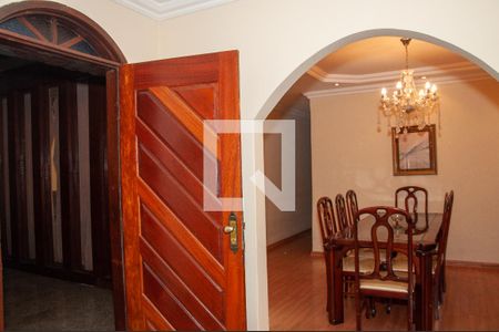 Sala de casa para alugar com 3 quartos, 220m² em Bairro da Glória, Contagem