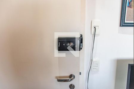 Fechadura eletrônica de kitnet/studio para alugar com 1 quarto, 41m² em Vila Dom Pedro I, São Paulo