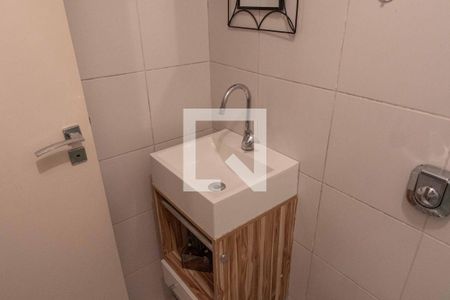 Casa à venda com 500m², 4 quartos e 2 vagas Casa à venda com 500m², 4 quartos e 2 vagasBanheiro de Serviço