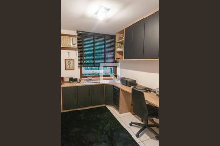 Casa à venda com 500m², 4 quartos e 2 vagas Casa à venda com 500m², 4 quartos e 2 vagasQuarto 1