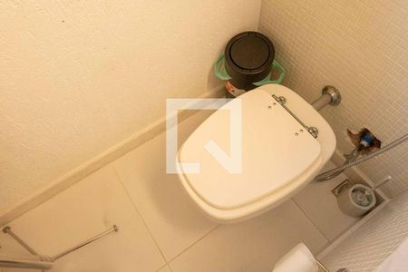 Casa à venda com 500m², 4 quartos e 2 vagas Casa à venda com 500m², 4 quartos e 2 vagasBanheiro da Suíte 1