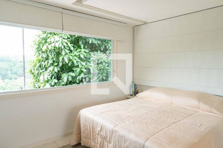 Casa à venda com 500m², 4 quartos e 2 vagas Casa à venda com 500m², 4 quartos e 2 vagasSuíte 1