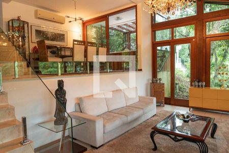 Sala de casa à venda com 4 quartos, 500m² em Vila Progresso, Niterói