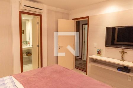 Casa à venda com 500m², 4 quartos e 2 vagas Casa à venda com 500m², 4 quartos e 2 vagasSuíte 2