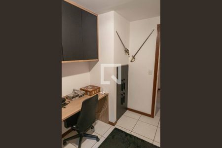 Casa à venda com 500m², 4 quartos e 2 vagas Casa à venda com 500m², 4 quartos e 2 vagasQuarto 1