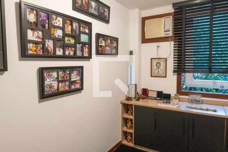 Casa à venda com 500m², 4 quartos e 2 vagas Casa à venda com 500m², 4 quartos e 2 vagasQuarto 1