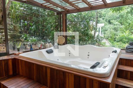 Sala - Jacuzzi de casa à venda com 4 quartos, 500m² em Vila Progresso, Niterói