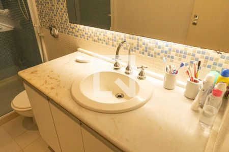 Casa à venda com 500m², 4 quartos e 2 vagas Casa à venda com 500m², 4 quartos e 2 vagasBanheiro da Suíte 3