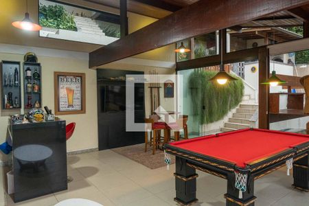 Casa à venda com 500m², 4 quartos e 2 vagas Casa à venda com 500m², 4 quartos e 2 vagasEspaço Gourmet