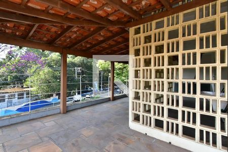 Casa à venda com 290m², 3 quartos e 3 vagas Casa à venda com 290m², 3 quartos e 3 vagasTerraço