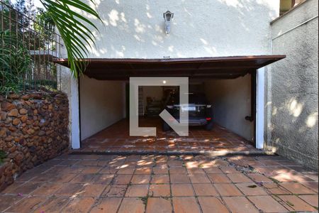 Casa à venda com 290m², 3 quartos e 3 vagas Casa à venda com 290m², 3 quartos e 3 vagasGaragem