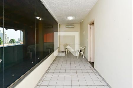 Casa à venda com 290m², 3 quartos e 3 vagas Casa à venda com 290m², 3 quartos e 3 vagasTerraço