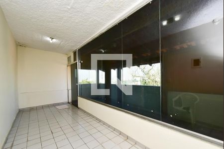 Casa à venda com 290m², 3 quartos e 3 vagas Casa à venda com 290m², 3 quartos e 3 vagasTerraço