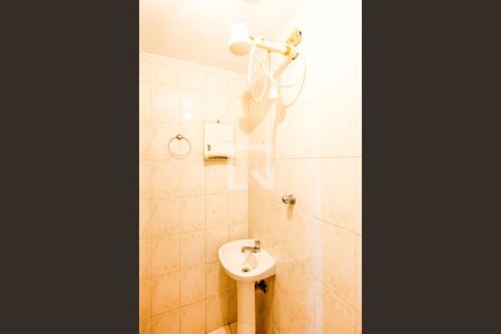 Banheiro de Serviço de apartamento para alugar com 2 quartos, 72m² em Campo Belo, São Paulo