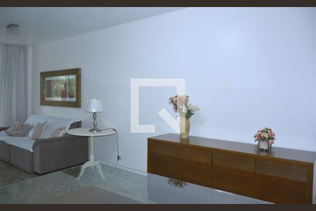 Sala de apartamento para alugar com 3 quartos, 118m² em Jardim Guanabara, Rio de Janeiro