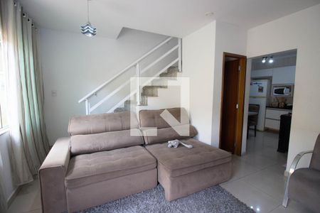Sala de casa de condomínio à venda com 2 quartos, 84m² em Cidade Antônio Estevão de Carvalho, São Paulo