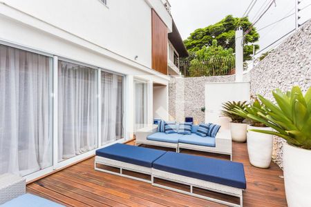 Casa à venda com 3 quartos, 570m² em Pacaembu, São Paulo