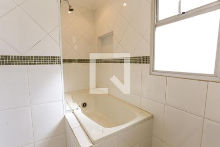 Apartamento à venda com 103m², 2 quartos e 1 vaga Apartamento à venda com 103m², 2 quartos e 1 vagaBanheiro