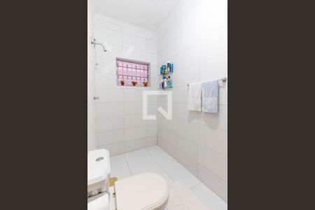 Casa à venda com 310m², 5 quartos e 2 vagasBanheiro da Suíte 1