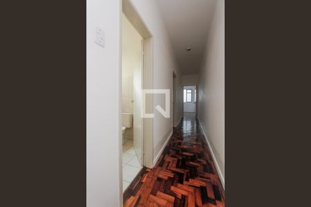 Corredor de apartamento para alugar com 2 quartos, 80m² em Rio Branco, Porto Alegre