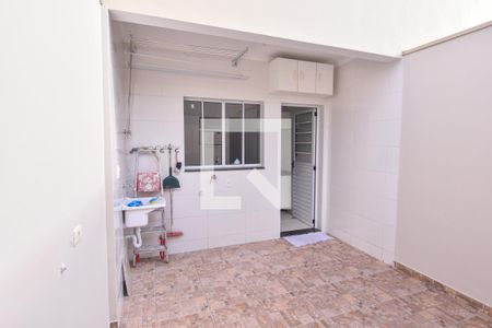 Área de Serviço de casa para alugar com 3 quartos, 110m² em Jardim Vila Formosa, São Paulo