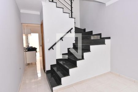 Casa para alugar com 110m², 3 quartos e 2 vagas Casa para alugar com 110m², 3 quartos e 2 vagasEscada