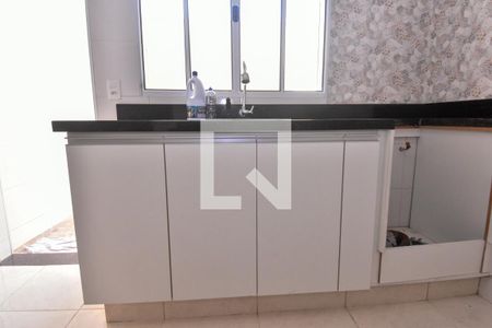 Casa para alugar com 110m², 3 quartos e 2 vagas Casa para alugar com 110m², 3 quartos e 2 vagasCozinha - Armários
