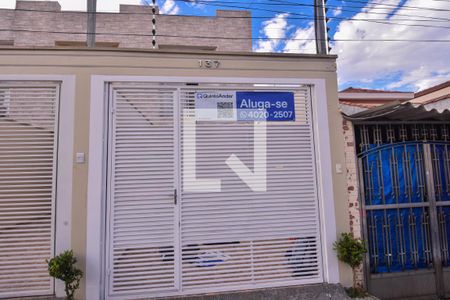 Casa para alugar com 110m², 3 quartos e 2 vagas Casa para alugar com 110m², 3 quartos e 2 vagasFachada