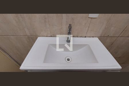 Casa de condomínio para alugar com 52m², 2 quartos e 1 vaga Casa de condomínio para alugar com 52m², 2 quartos e 1 vagaBanheiro