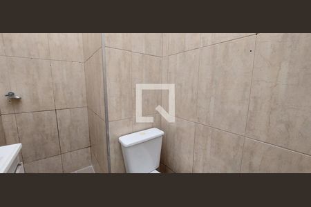 Casa de condomínio para alugar com 52m², 2 quartos e 1 vaga Casa de condomínio para alugar com 52m², 2 quartos e 1 vagaBanheiro
