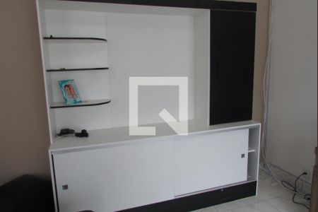 Sala - Estante de casa para alugar com 3 quartos, 90m² em Guaratiba, Rio de Janeiro
