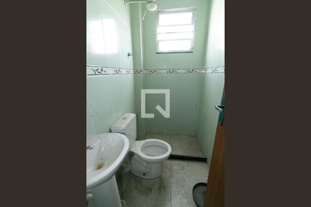 Banheiro de apartamento para alugar com 1 quarto, 35m² em Olavo Bilac, Duque de Caxias
