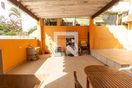 Casa à venda com 225m², 3 quartos e 3 vagasQuintal