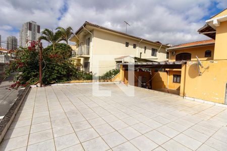 Casa à venda com 225m², 3 quartos e 3 vagasVaranda Frente