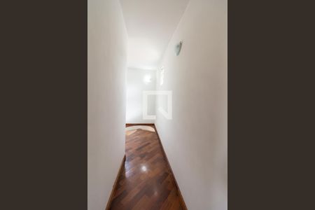 Corredor Quartos de casa para alugar com 3 quartos, 225m² em Ferreira, São Paulo