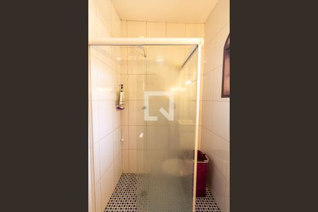 Casa à venda com 225m², 3 quartos e 3 vagasBanheiro Suíte 1