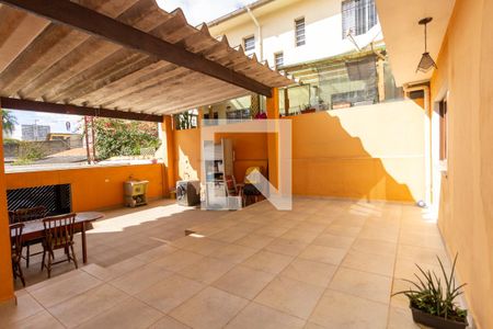 Casa à venda com 225m², 3 quartos e 3 vagasQuintal