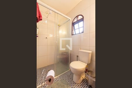 Casa à venda com 225m², 3 quartos e 3 vagasBanheiro Suíte 1