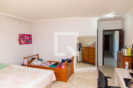 Casa à venda com 196m², 3 quartos e 4 vagas Casa à venda com 196m², 3 quartos e 4 vagasQuarto Suíte