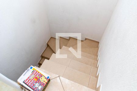 Casa à venda com 196m², 3 quartos e 4 vagas Casa à venda com 196m², 3 quartos e 4 vagasEscada