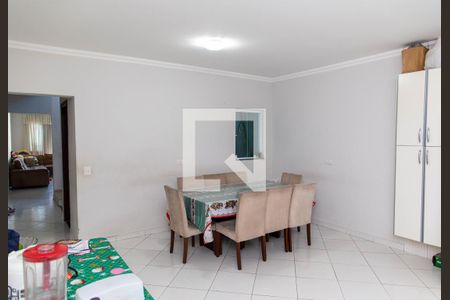 Casa à venda com 196m², 3 quartos e 4 vagas Casa à venda com 196m², 3 quartos e 4 vagasCozinha