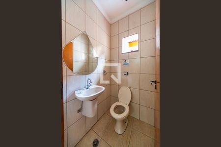 Casa à venda com 380m², 3 quartos e 4 vagasBanheiro 1 da Garagem