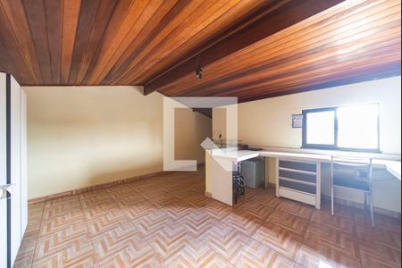 Casa à venda com 380m², 3 quartos e 4 vagasSótão