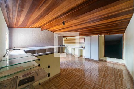 Casa à venda com 380m², 3 quartos e 4 vagasSótão