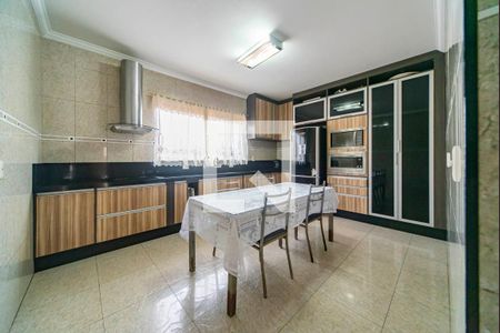 Casa à venda com 380m², 3 quartos e 4 vagasCozinha 