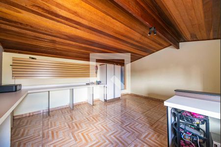 Casa à venda com 380m², 3 quartos e 4 vagasSótão