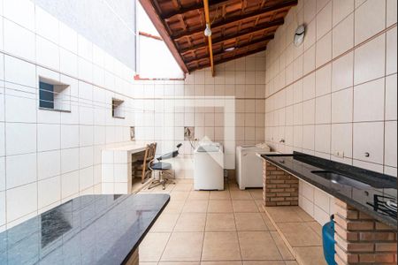 Casa à venda com 380m², 3 quartos e 4 vagasÁrea de Serviço e Churrasqueira 