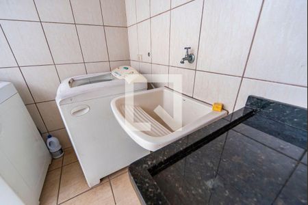 Casa à venda com 380m², 3 quartos e 4 vagasÁrea de Serviço e Churrasqueira 