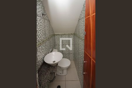 Lavabo de casa para alugar com 2 quartos, 80m² em Vila Antonieta, São Paulo
