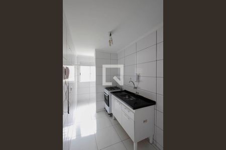 Cozinha de apartamento para alugar com 2 quartos, 45m² em Jardim Maringa, São Paulo